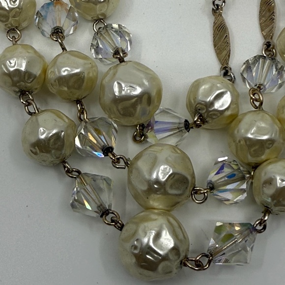 Vtg Japan Crystal and Faux Pearl Silvertone Triple Strand Necklace - Picture 16 of 16